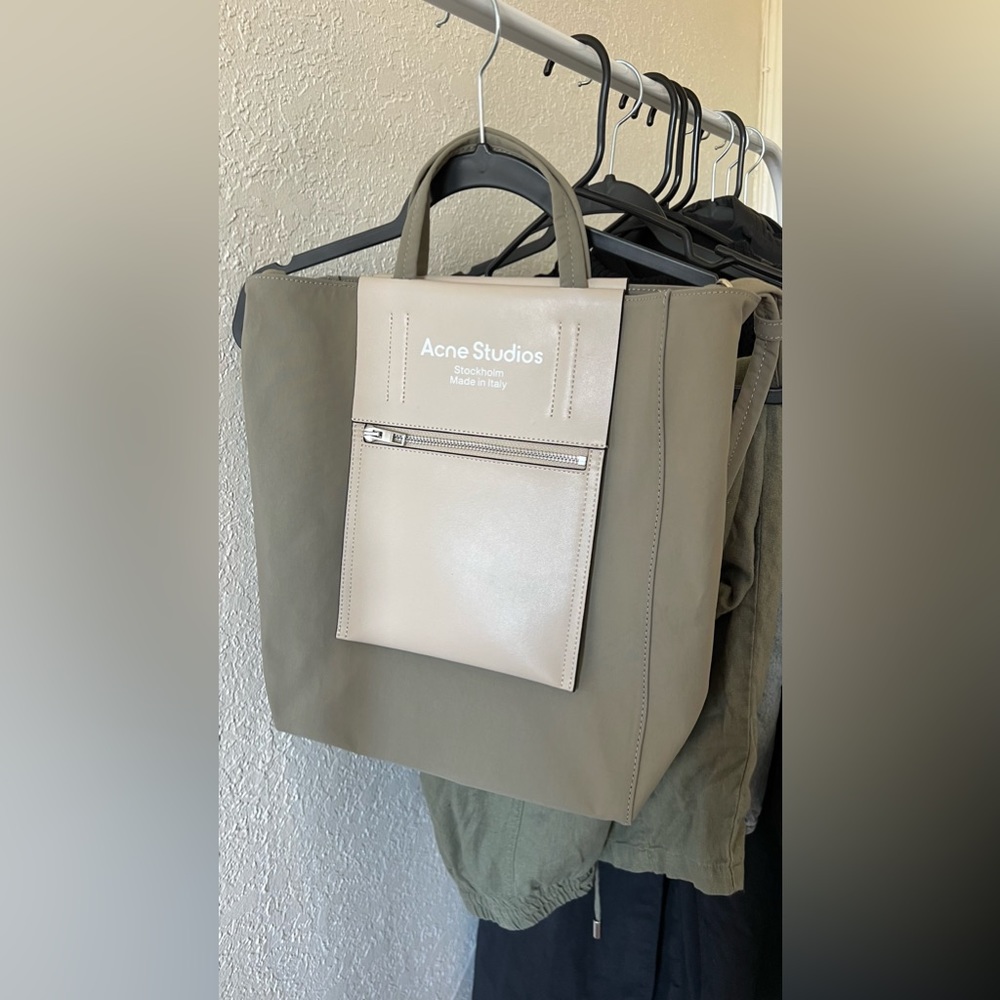PAPERY RECYCLED NYLON TOTE BAG